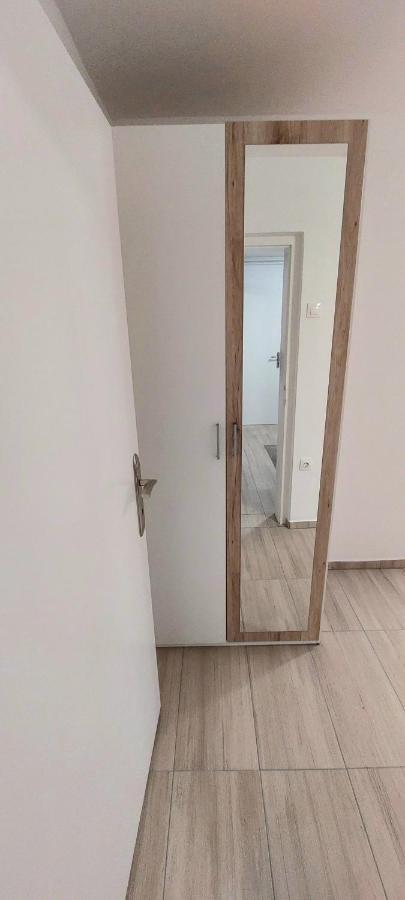 Jo-Ma Apartma - Safe Parking ลูบลิยานา ภายนอก รูปภาพ